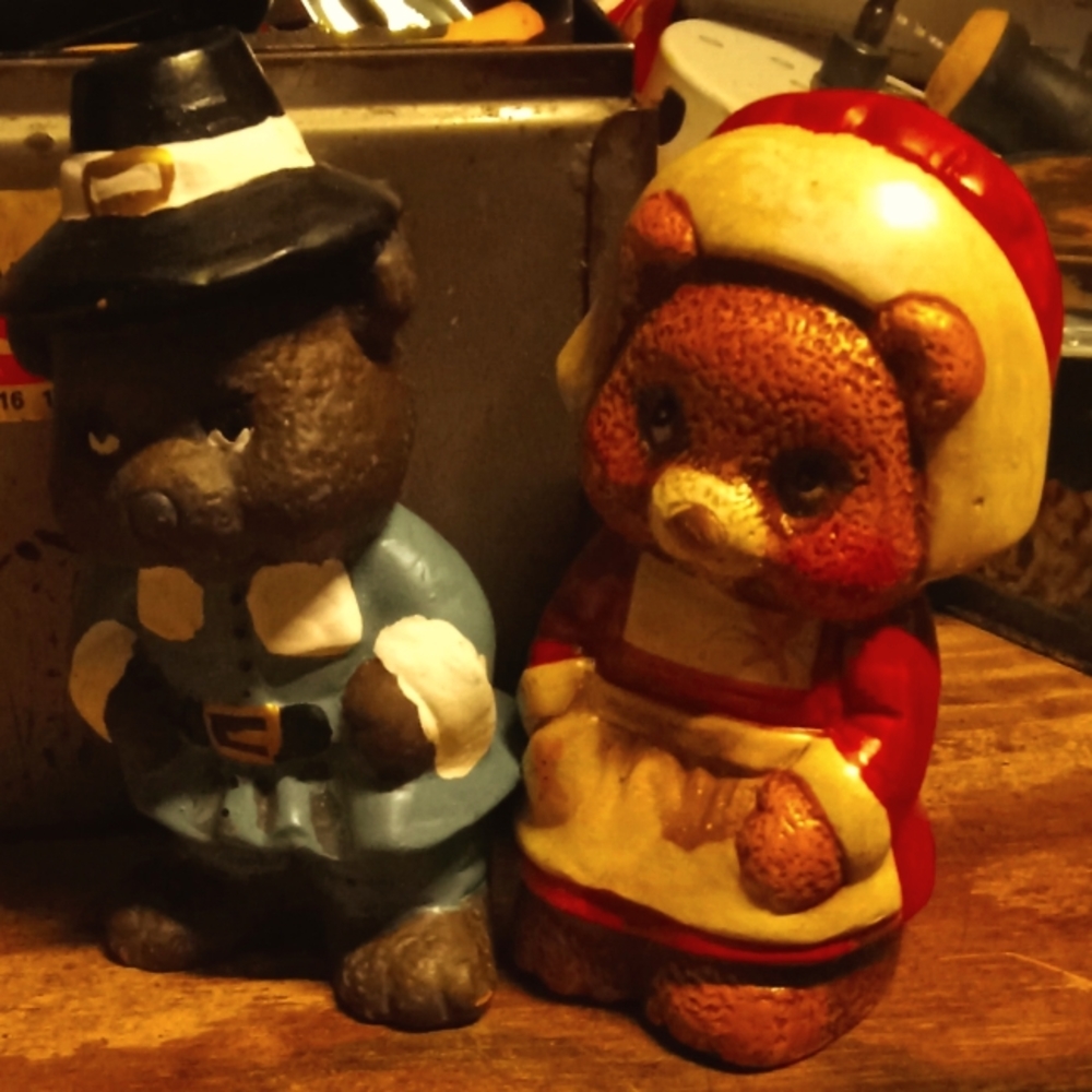 2 Vintage 1960s Hallmark pilgrim bears Thanksgiving
